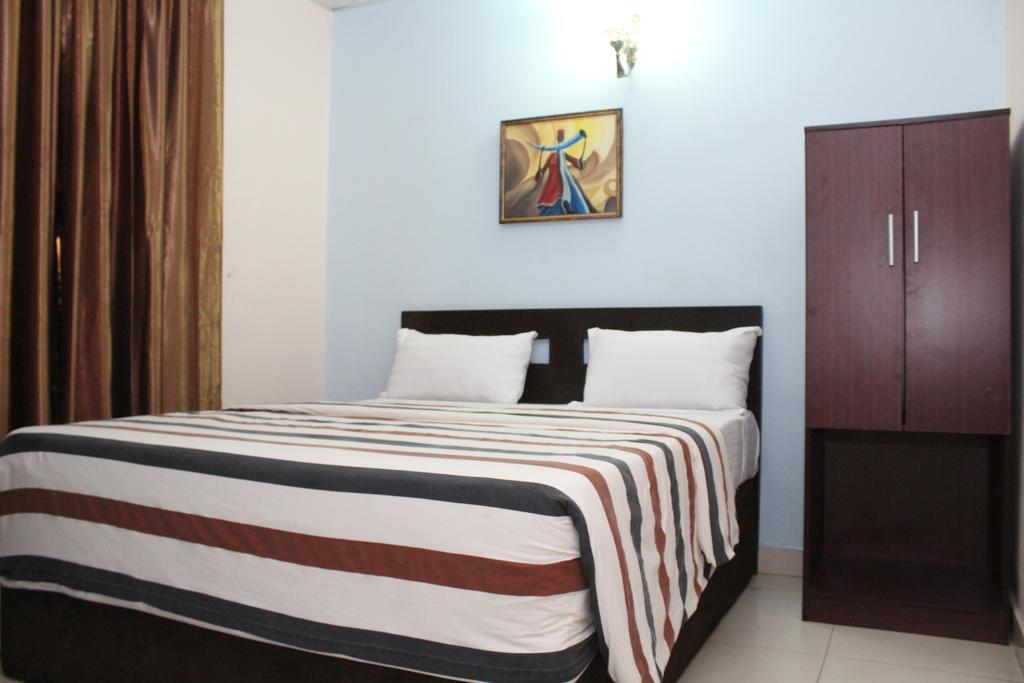 Bluespring Hotel Maryland Екстериор снимка
