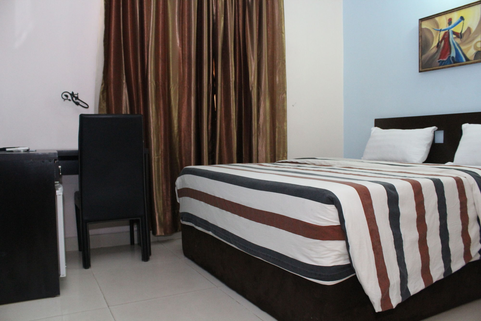 Bluespring Hotel Maryland Екстериор снимка