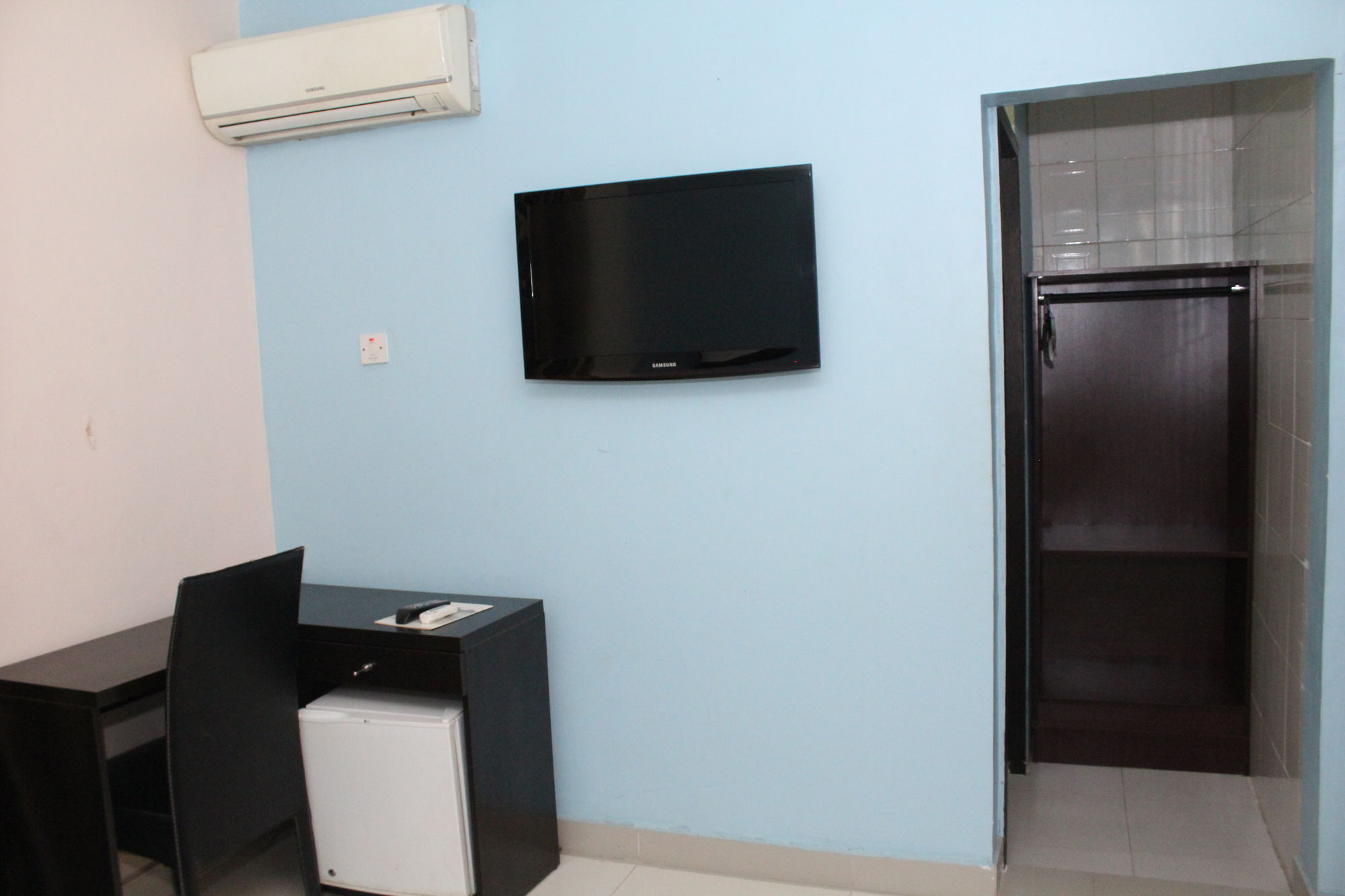 Bluespring Hotel Maryland Екстериор снимка